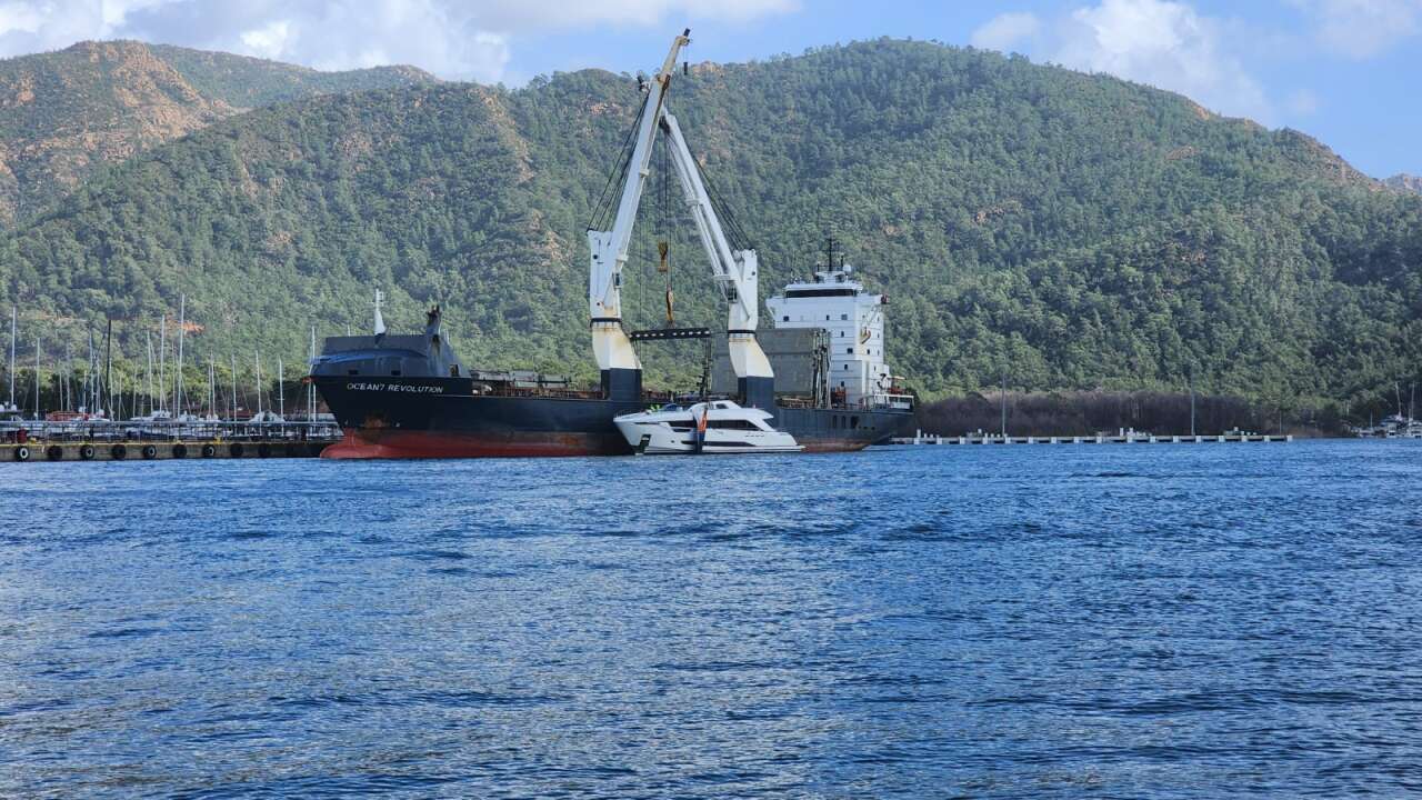 Dev Yük Gemileri Marmaris’e Akın Ediyor: Mega Yatlar Yaz Sezonu İçin Baştan Aşağı Yenileniyor 2